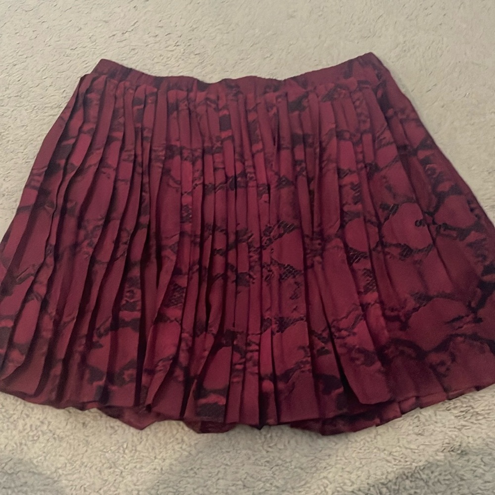 Banana Republic pleaded skirt with animal print